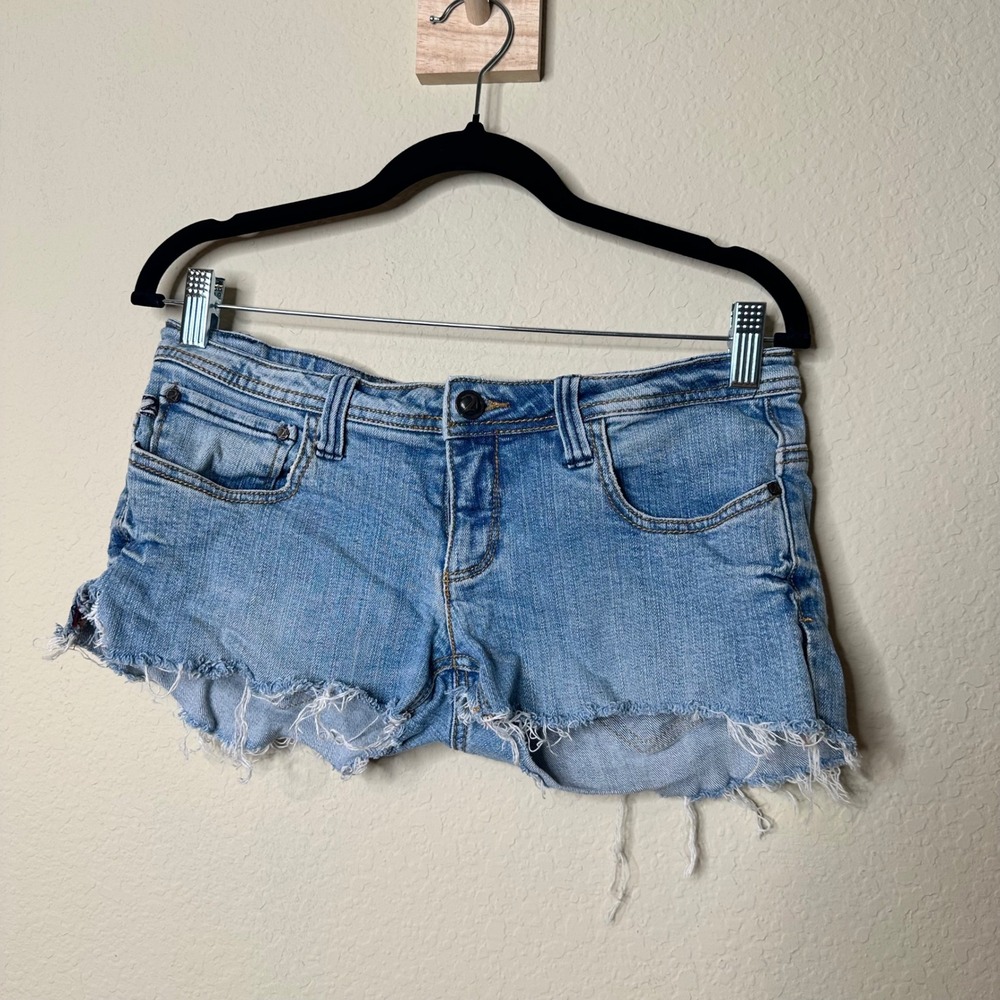 Y2K Forever 21 Micro Mini Shorts Light Wash Distressed Raw Hem Low RiseVTG Sz 28